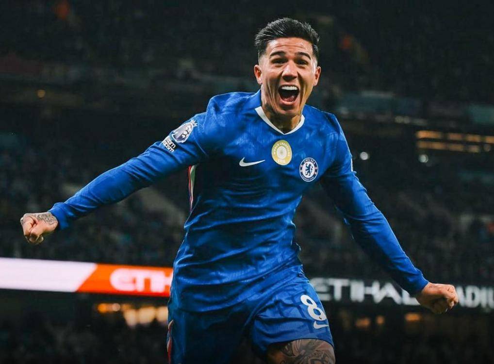 少帅比肩三大传奇！佩德罗传射恩佐绝杀，切尔西3-2铁锤帮创纪录